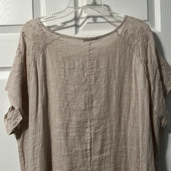 Martina Innocenti Dresses & Skirts - NWT Made in Italy Women's Linen cream dress embroidered flowers.High Quality.